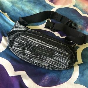 Dakine fanny pack